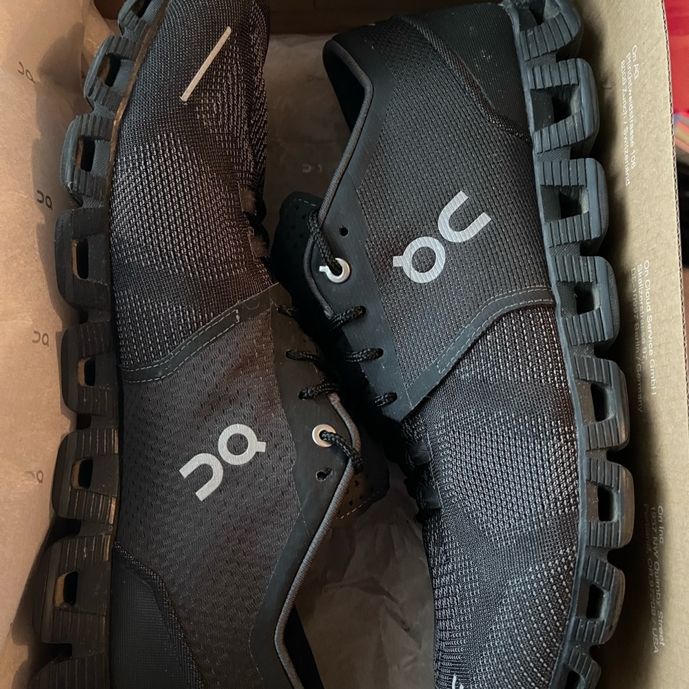 On cloud men shoes
